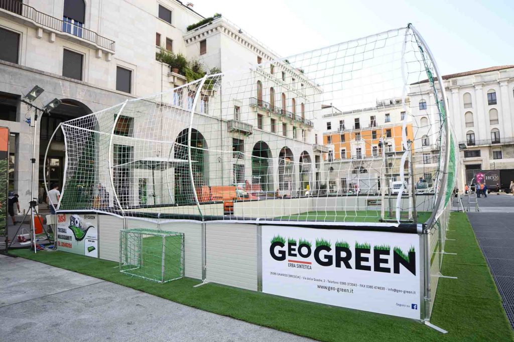 Campo sportivo professionale erba sintetica certificata