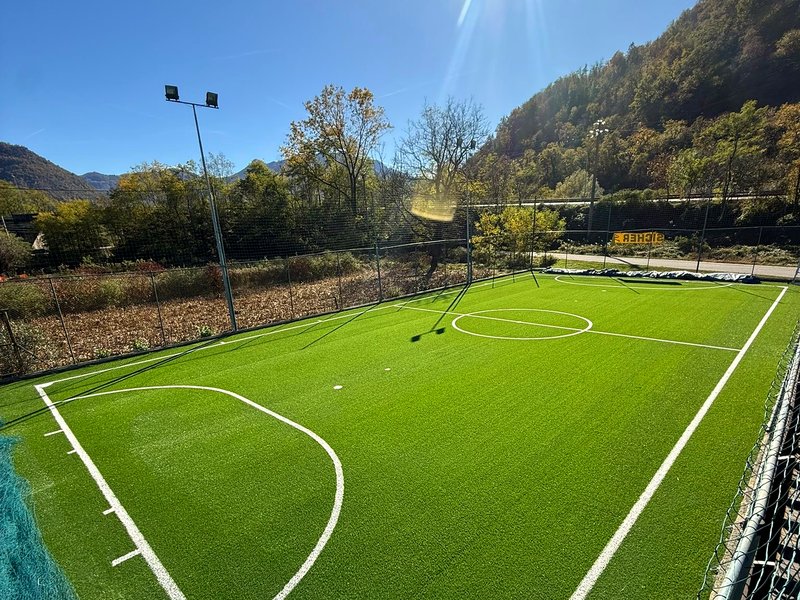 Campo sportivo professionale erba sintetica certificata